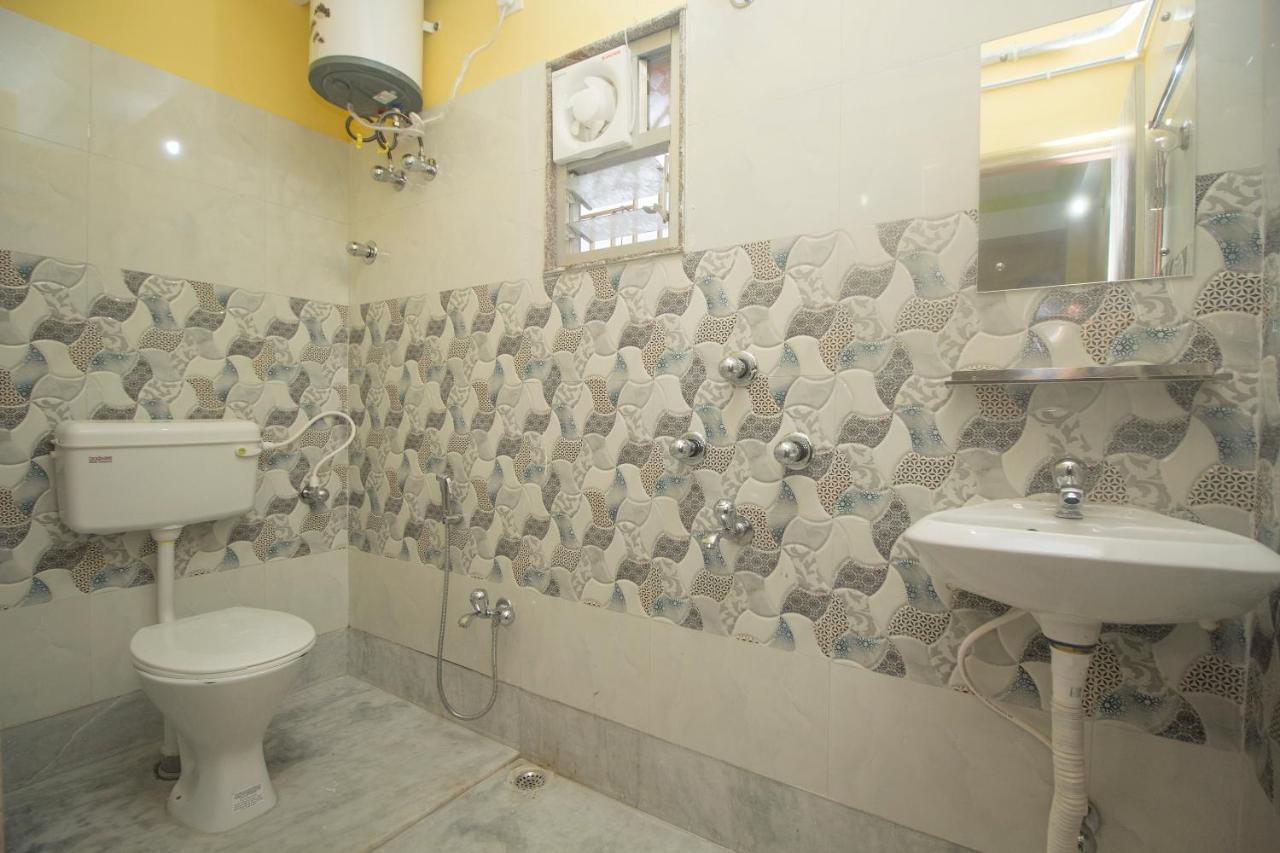 Oyo 30073 Triveni Lodge Siliguri Dış mekan fotoğraf