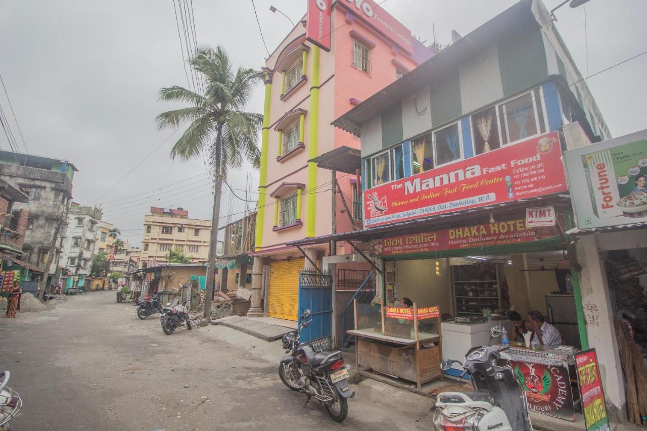 Oyo 30073 Triveni Lodge Siliguri Dış mekan fotoğraf